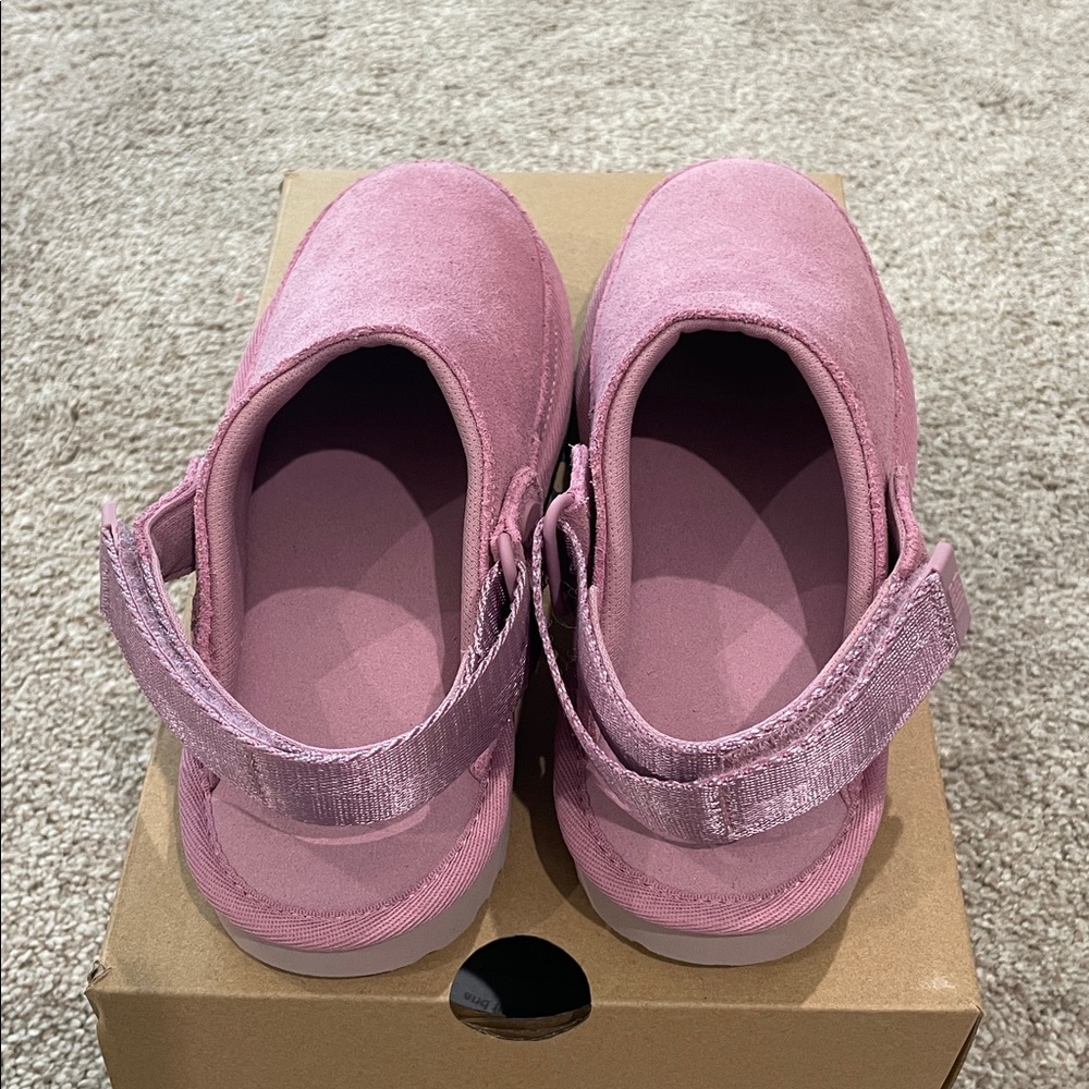 Ugg - Picture 4 of 6